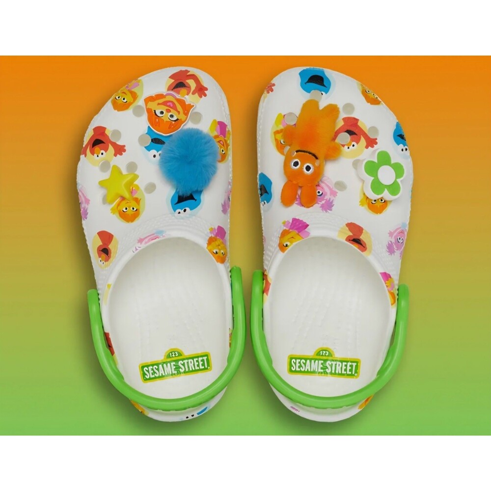 New Classic Crocs Sesame Street Be Seen Clogs Kids Size J1 Julia Elmo Zoe Cookie